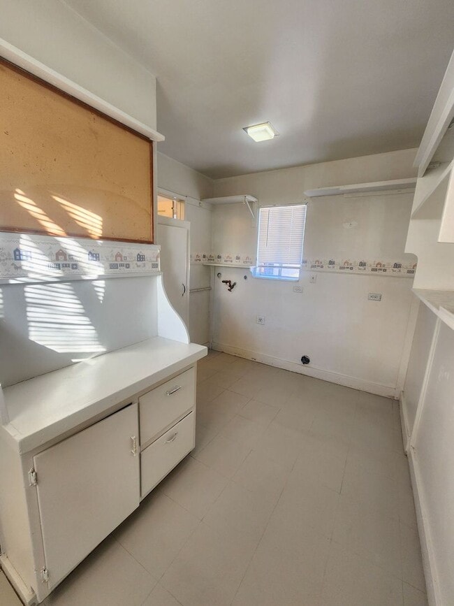 Building Photo - 3 Bedroom 1 Bathroom home