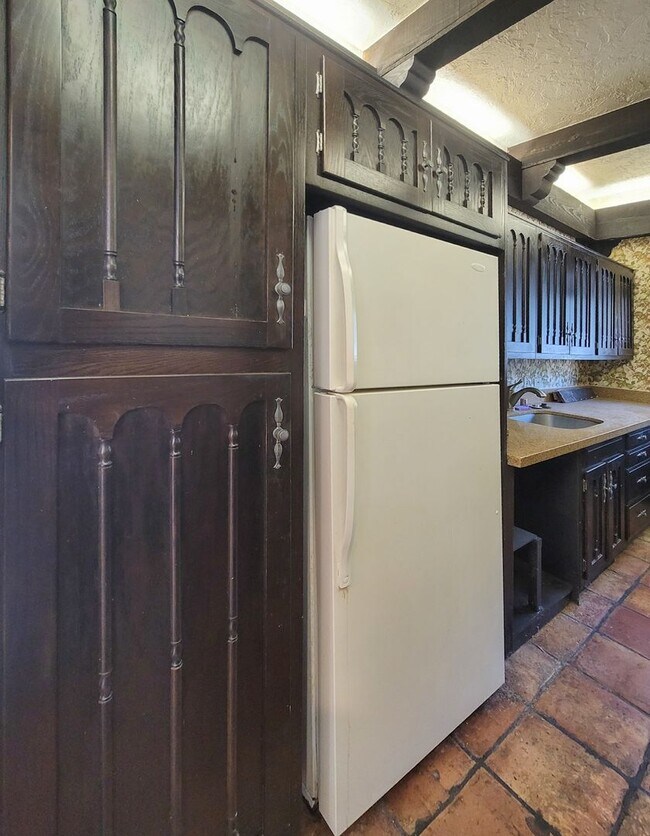 Building Photo - Ground Floor Unit at The Pleasanton! - 2BR...