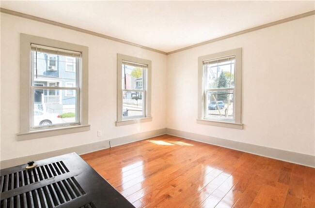 Building Photo - 111 Johnson St