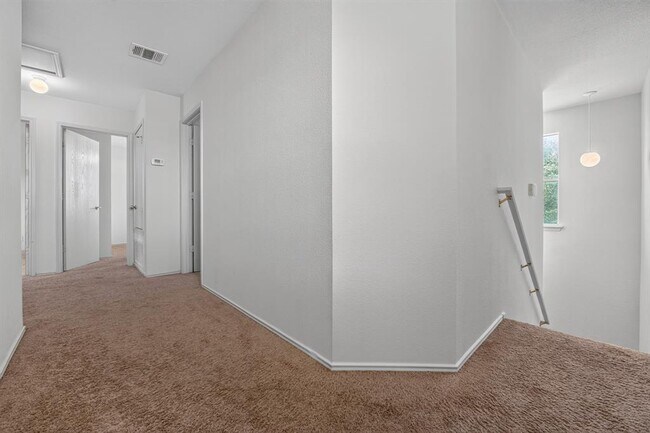 Building Photo - 2412 Kale Dr