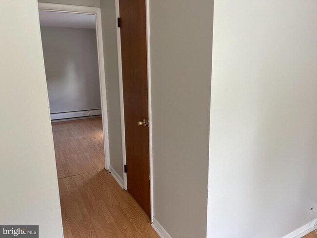 Building Photo - 1941 Creek Rd