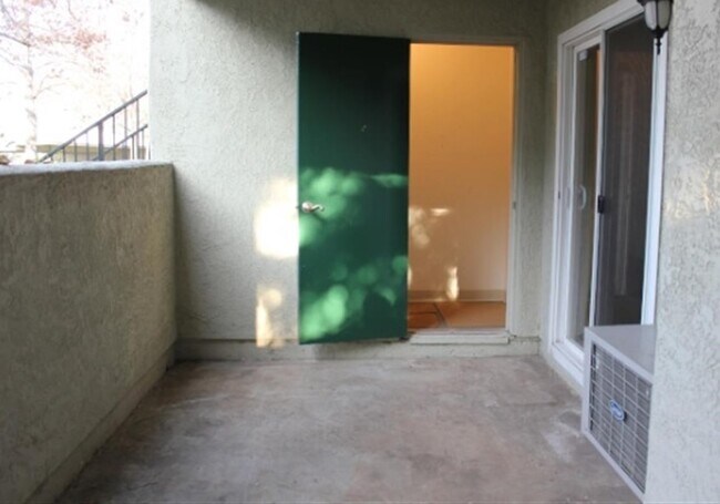 Building Photo - Concord/Clayton Border-Ground floor 1/1 w/ In Unit Laundry