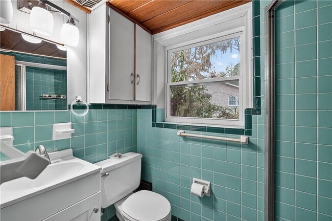 Building Photo - 1601 Walnut Ave