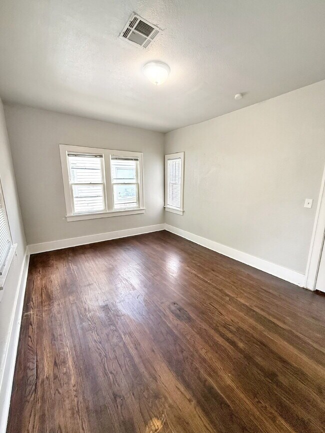 Building Photo - Charming 3 Bed, 1 Bath Home in OKC