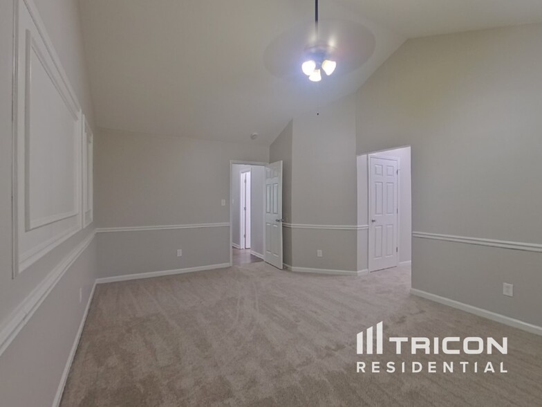 Building Photo - 10723 Spruce Knob Ln