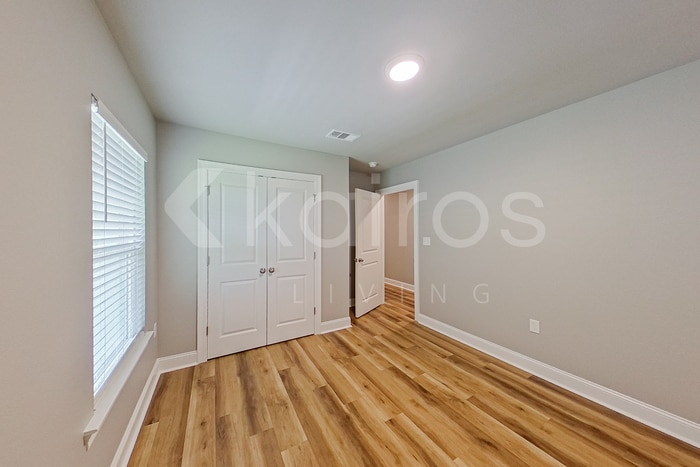 Building Photo - 13724 Willowmore Dr
