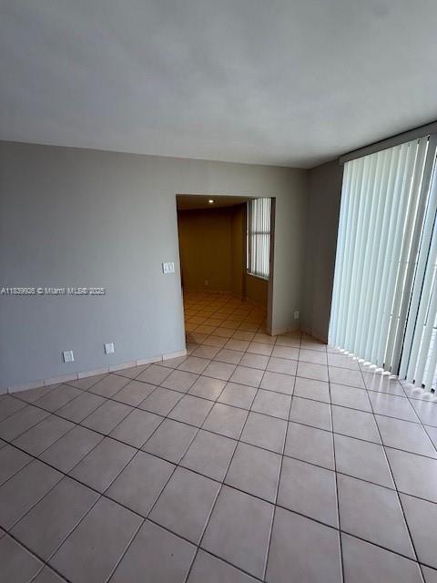 Building Photo - 18181 NE 31st Ct