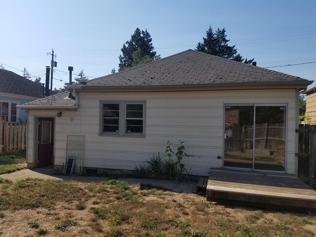 Building Photo - 5938 NE 30th Ave