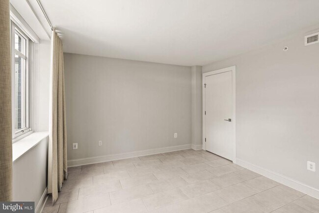 Building Photo - 1311 13th St NW