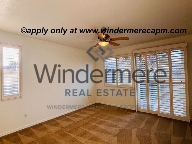 Building Photo - Bright & Stylish Entertainer's Retreat! Single story 3 bed- Plus Bonus Room!!