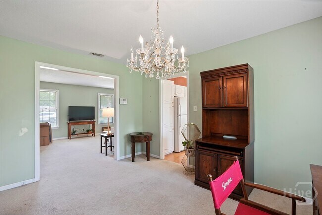 Building Photo - 204 Pine Grove Dr
