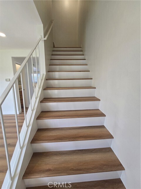 Building Photo - 160 Greentree Ln