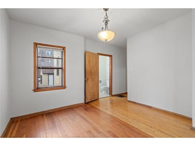 Building Photo - 2744 Fremont Ave S