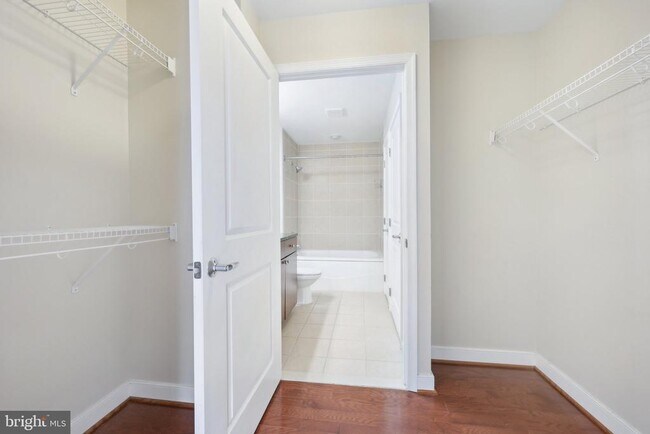 Building Photo - 155 Potomac Passage