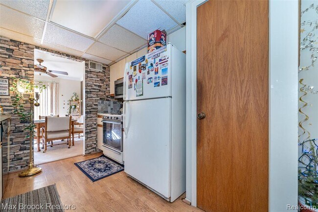 Building Photo - 862 Yorktown Ct