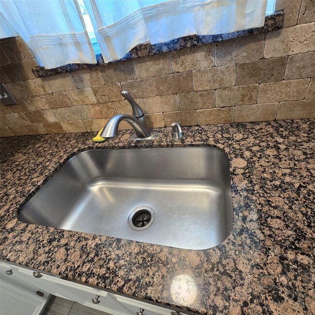 Building Photo - 11306 Montverde Ln