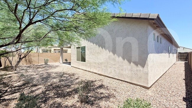 Building Photo - 6613 W Sonoma Way