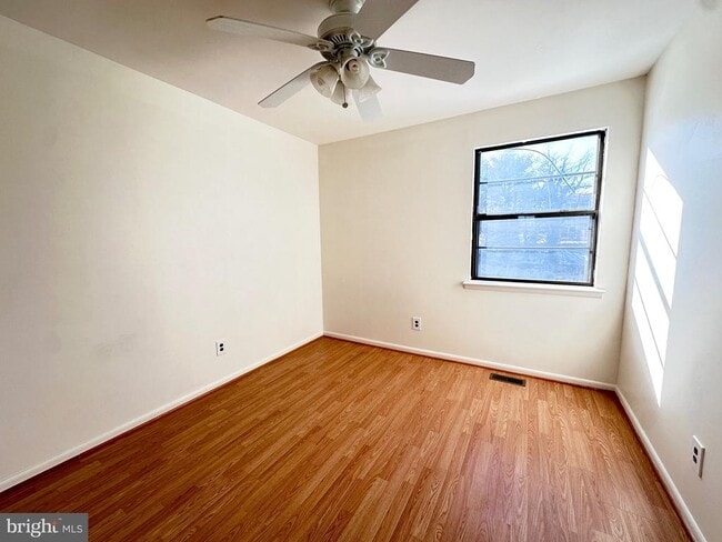 Building Photo - 2 W High Ridge Rd