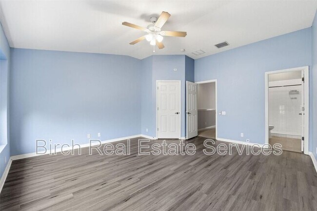 Building Photo - 11840 13th Way N