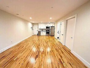 Building Photo - 3 bedroom in Bronx NY 10468