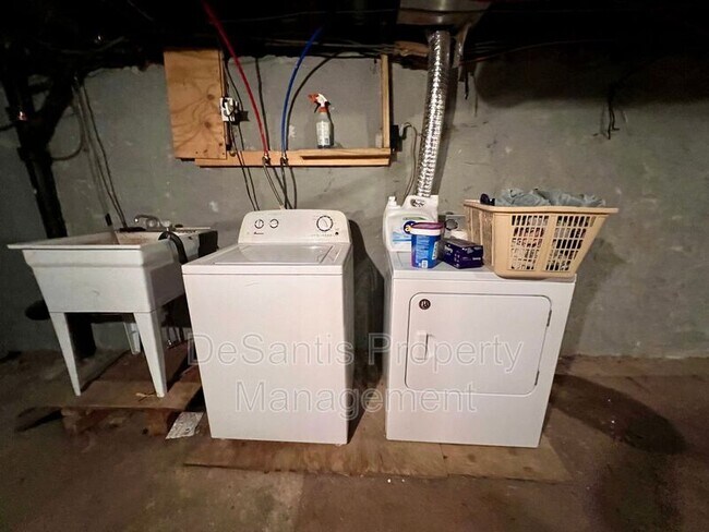 Building Photo - 1815 Locust St