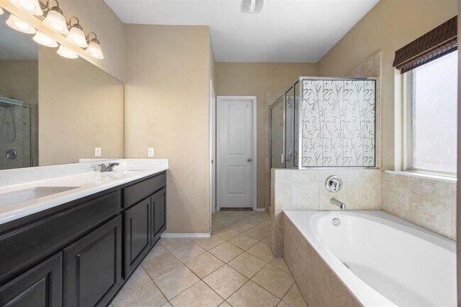 Building Photo - 1419 Grande Mesa Dr