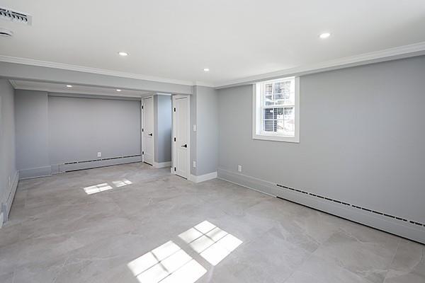 Building Photo - 8 Fairway Pl