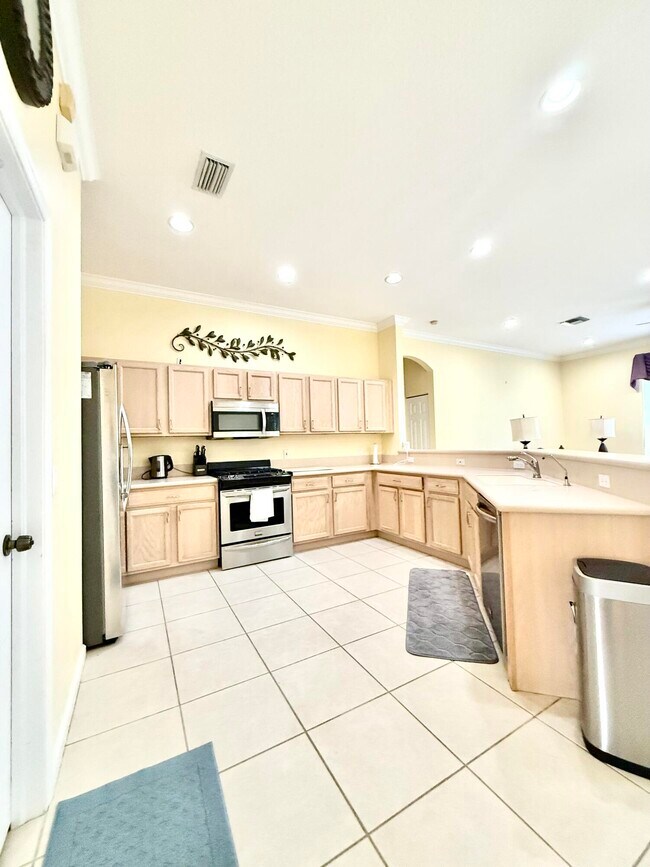 Building Photo - 408 North Key Lime Square SW