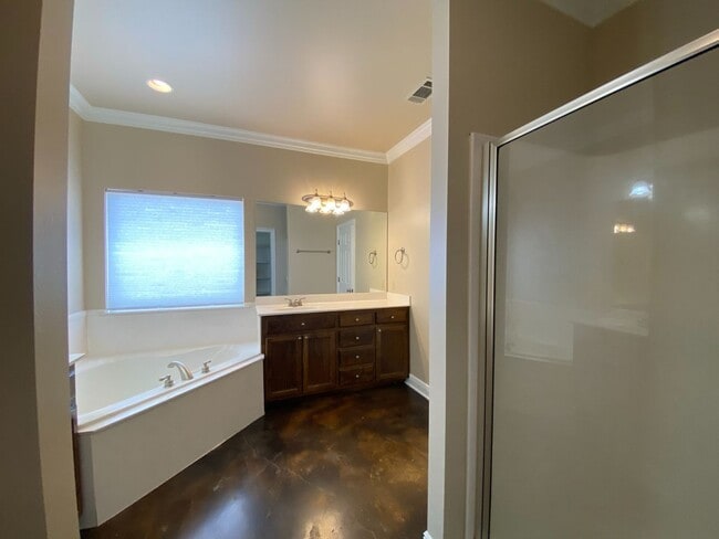 Building Photo - Charming 2BR/2BA Home in Shenandoah Ridge with Garage & Cozy Fireplace