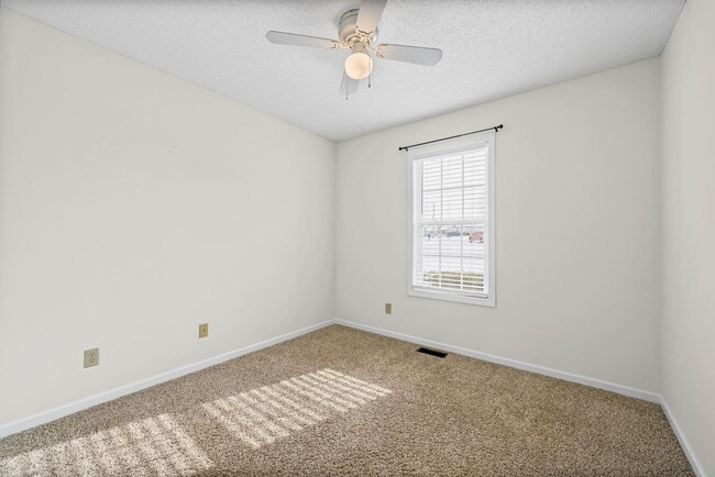 Building Photo - 3269 Tabby Dr