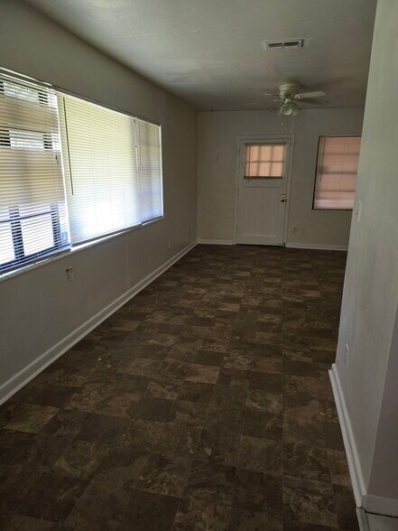 Livingroom - 43 W 41st St