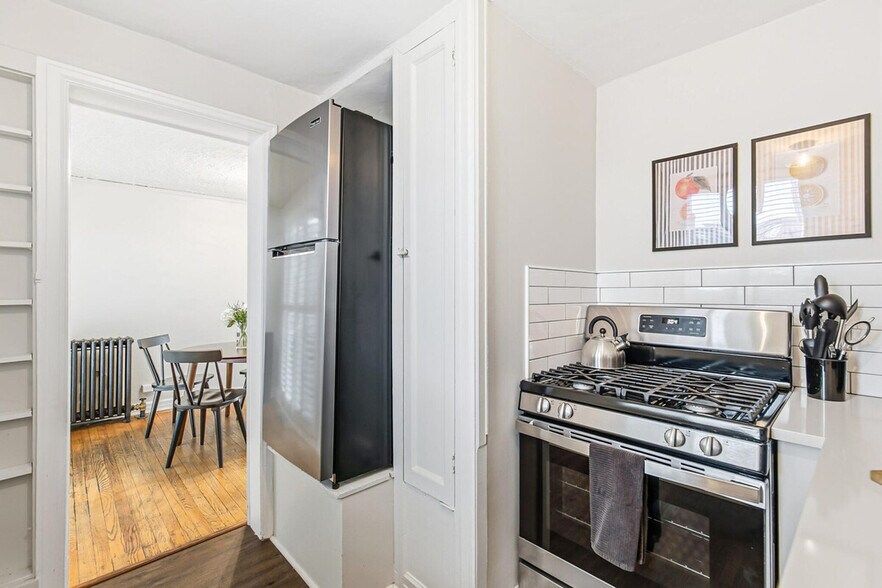 Building Photo - 1666 Detroit St