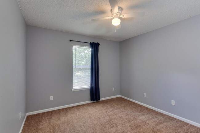 Building Photo - FOR RENT AND READY FOR IMMEDIATE OCCUPANCY! STUNNING LAKE VIEWS • 3 BEDROOMS • 2.5 BATHROOMS • AT...