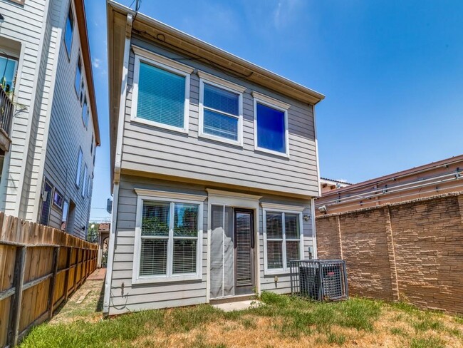 Building Photo - 1216 E 29th St