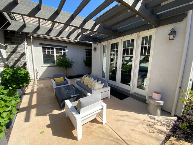 Building Photo - Wilder, Orinda!!!  4 Bed, 4.5 Bath, apx 3,380 Sq Ft.