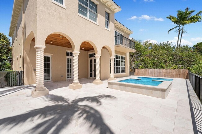 Building Photo - 112 Tulip Tree Ct