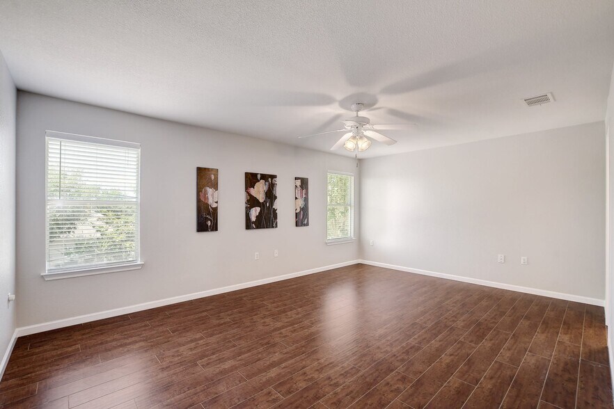 Building Photo - 5713 Abby Ann Ln