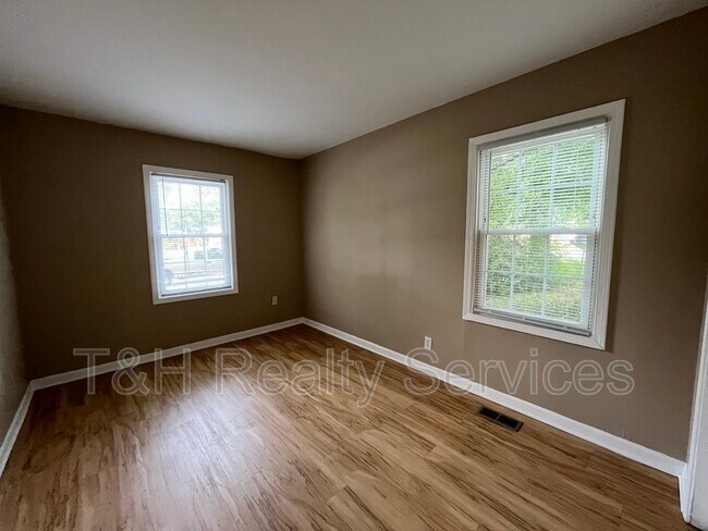 Building Photo - 2649 Ebbie Rd