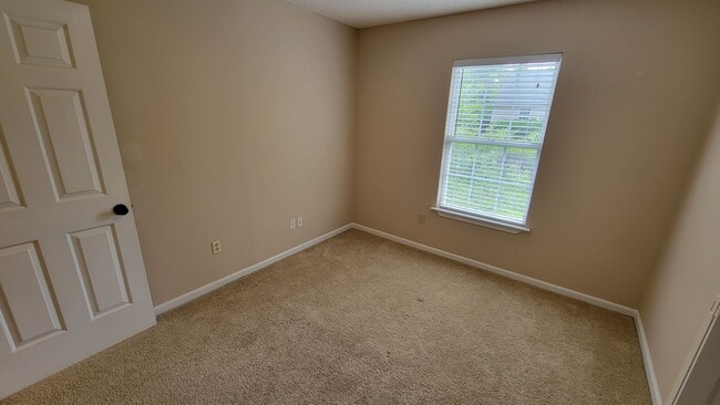 Building Photo - 4 Bed, 2.5 Bath Home Available Now in Riverside Chase