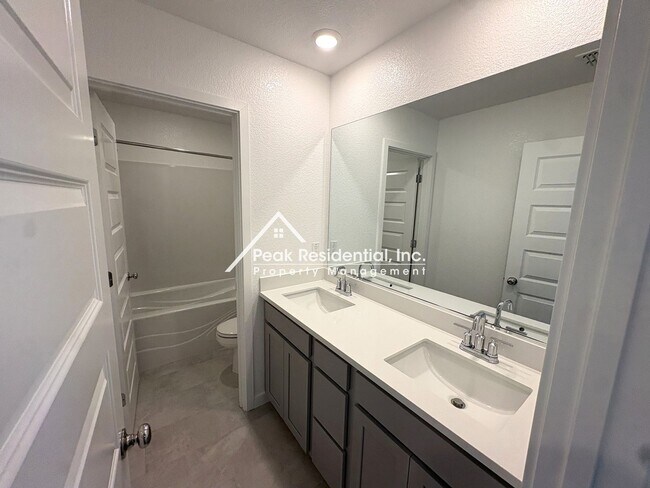 Building Photo - Brand New 4bd/2.5a Rancho Cordova Home With Loft-Must See!