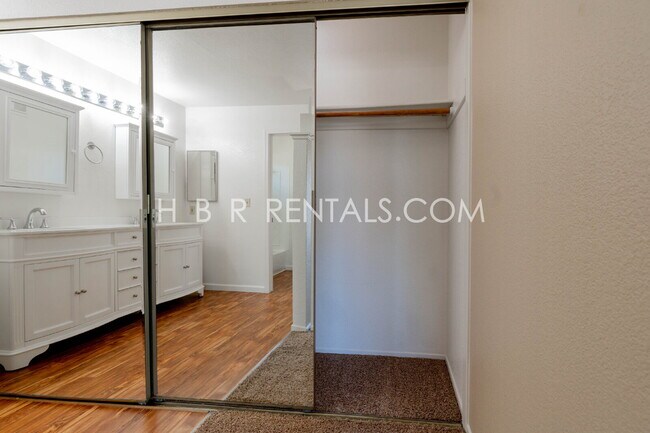 Building Photo - Charming Corner Haven: 3BR/2.5BA with Modern Upgrades in Tracy, CA