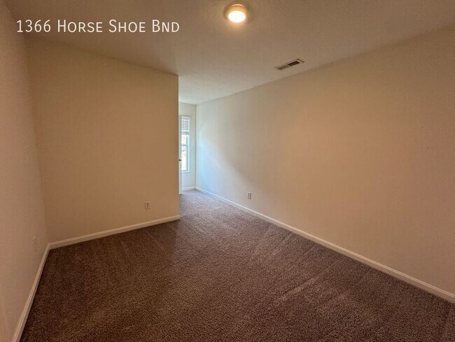 Building Photo - 1366 Horse Shoe Bnd