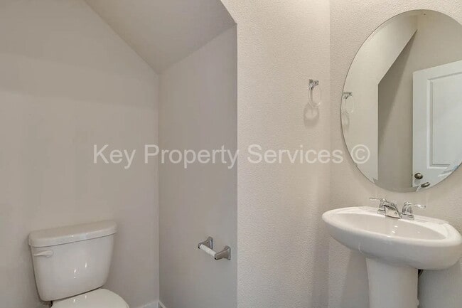 Building Photo - Brush Prairie Area Townhome