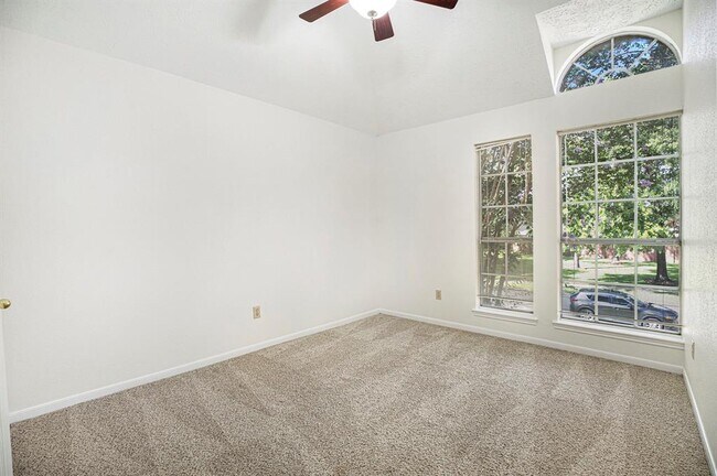 Building Photo - 14531 Sun Harbor Dr