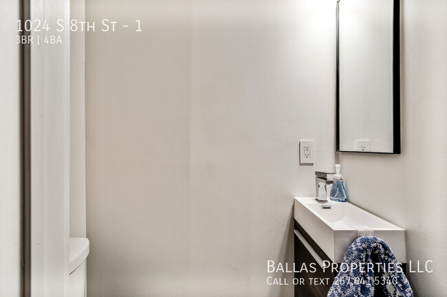 Building Photo - 1024 S 8th St