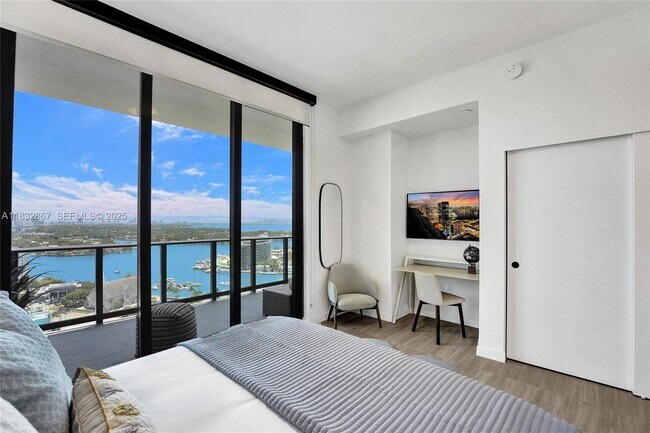 Building Photo - 580-572 72nd St