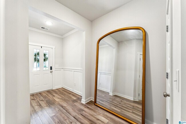 Building Photo - 501 Polo Way