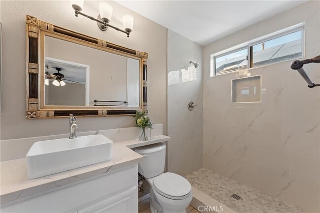 Building Photo - 6430 Regents Ct
