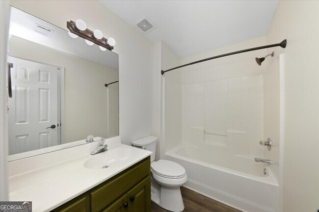 Building Photo - 2515 Lakeview Trail