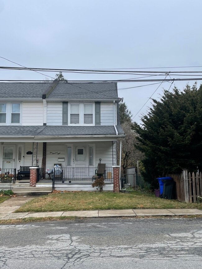 Building Photo - 108 Hasbrook Ave